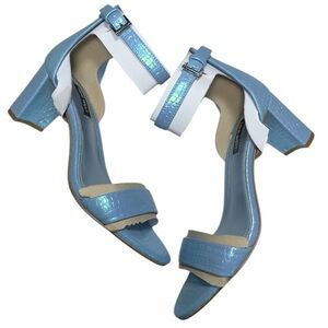 Nine West Pruce Iridescent Blue Croc Embossed Block Heel Sandals Size 8